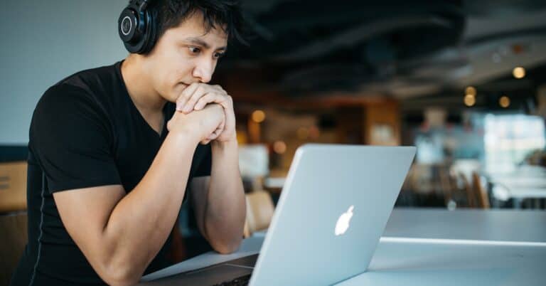 How to Choose Between Two Opportunities